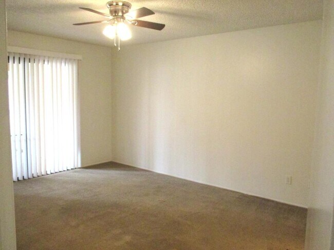 Building Photo - 1867 Pueblo Dr.