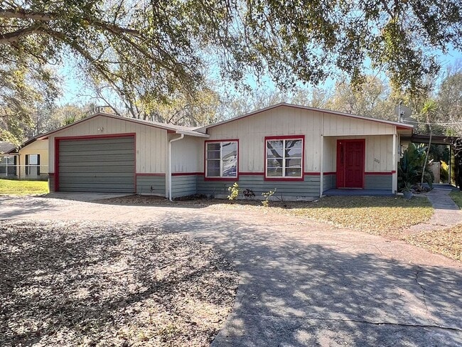 Building Photo - Spacious 3-Bedroom, 2-Bathroom in Winter Haven