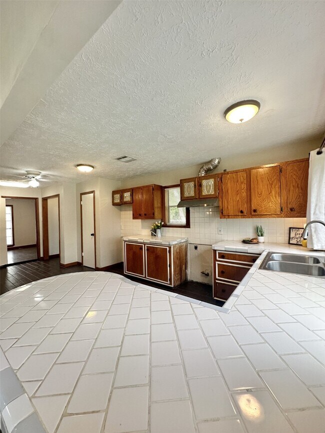 Building Photo - 2509 Wall St