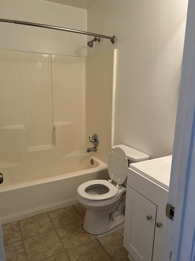 Building Photo - 5827 Suitland Rd