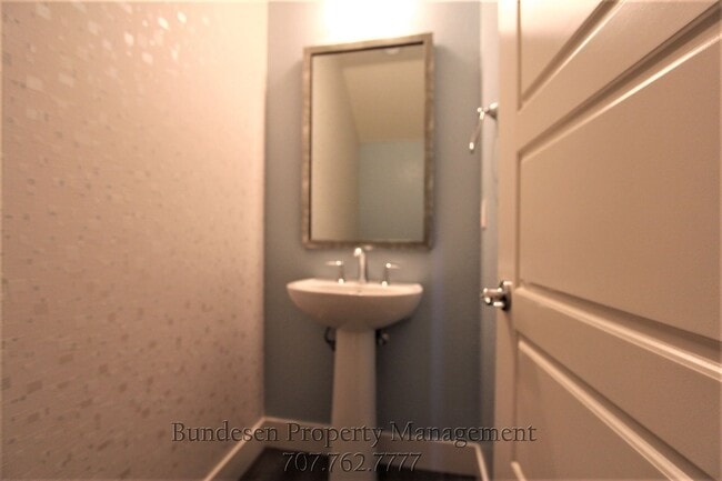 Building Photo - 5350 Kelliann Pl