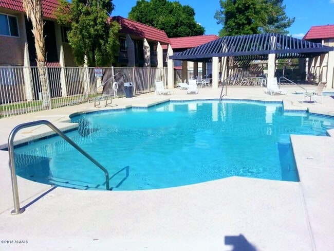 Building Photo - EXCELLENT CONDO IN THE HEART OF TEMPE!