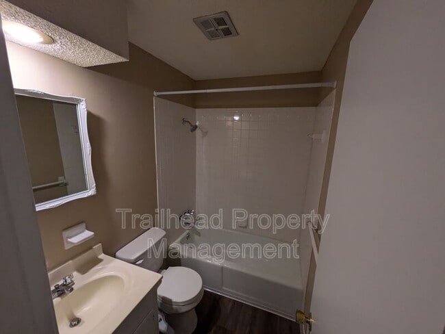 Building Photo - 5801 Woodson Dr