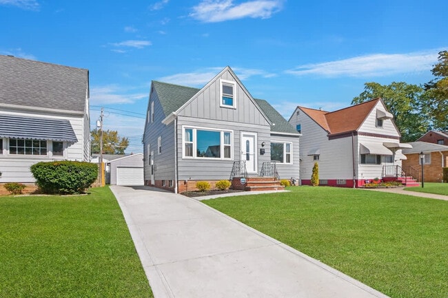 Building Photo - 7906 Lanyard Dr