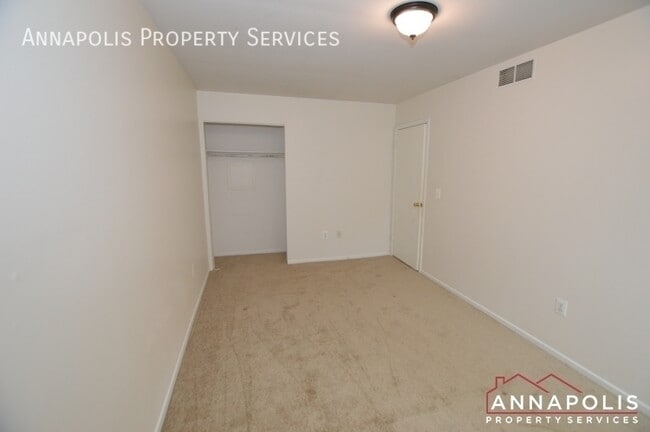 Building Photo - 430 Knottwood Ct