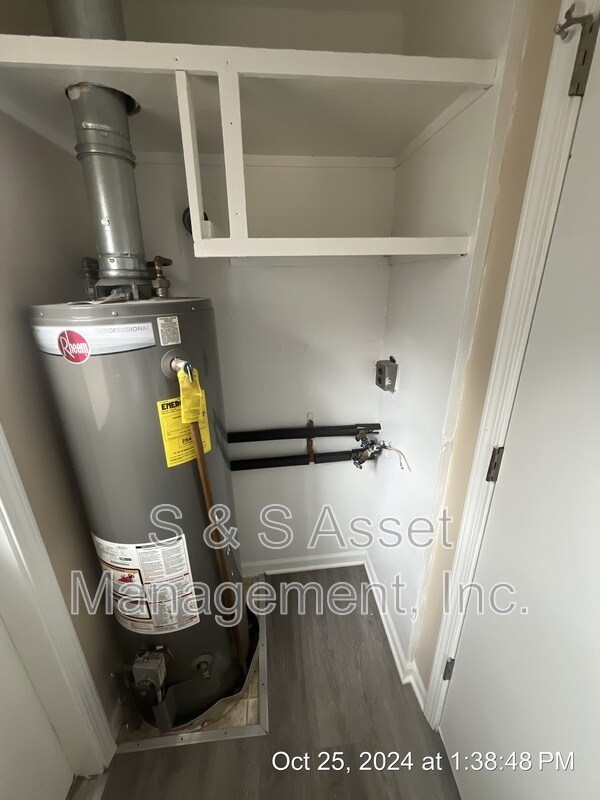 Building Photo - 3231 Westmont Ave