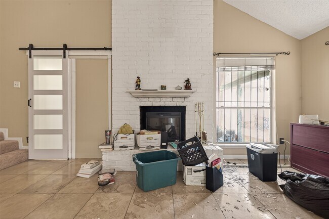 Building Photo - 11331 Oakcenter Dr