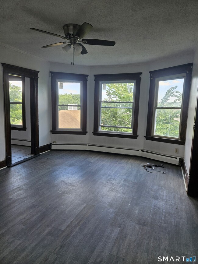 Building Photo - 48 Poplar St