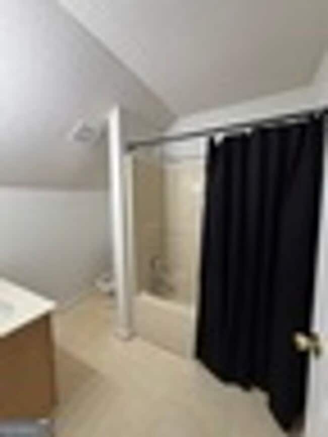 Building Photo - 303 Madison Ave