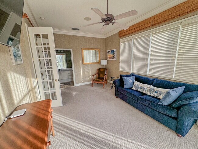 Building Photo - "Luxurious 3-Bedroom Bradenton Retreat with Granite Elegance & Guest Suite -