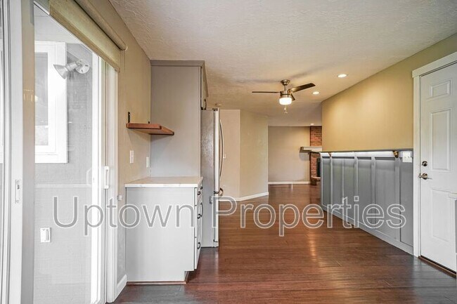 Building Photo - 7880 SW 69th Ave