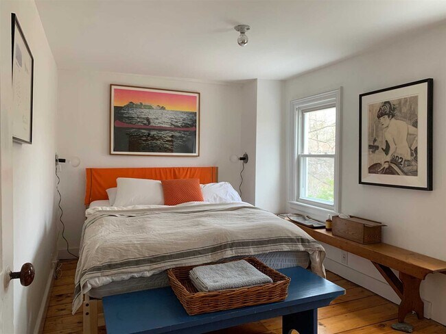 Building Photo - 16-18 Broadway