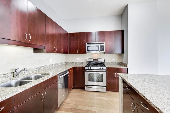 Building Photo - 65 E Monroe St