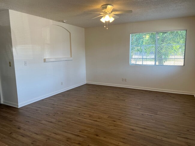 Building Photo - Alfreda Duplex