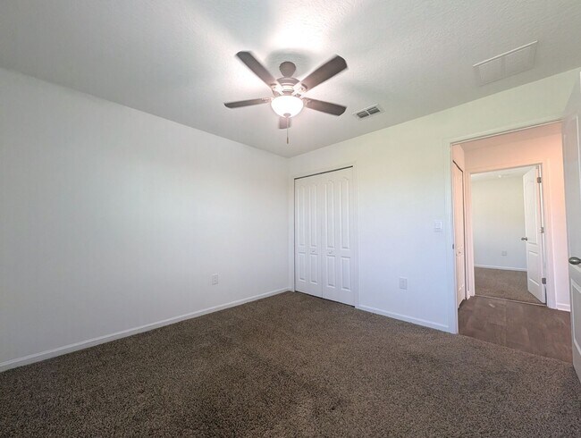 Building Photo - ENTRADA SUBDIVISION - THIS 4/2/3 HOME WITH OVER 2,140 sqft AND FENCED REAR YARD IS NOW AVAILABLE!!