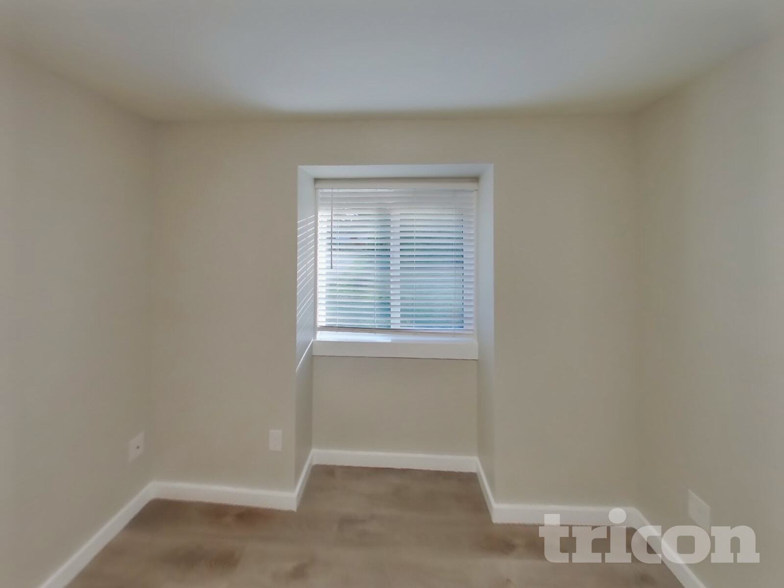 Building Photo - 3899 SE Harriet St