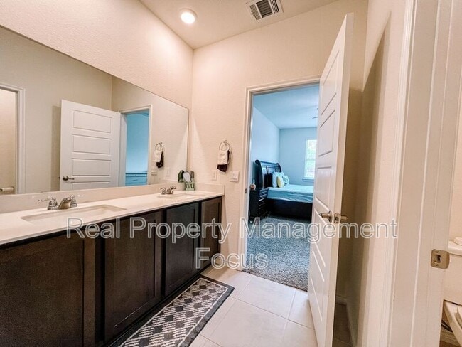 Building Photo - 7321 Bledington Ln