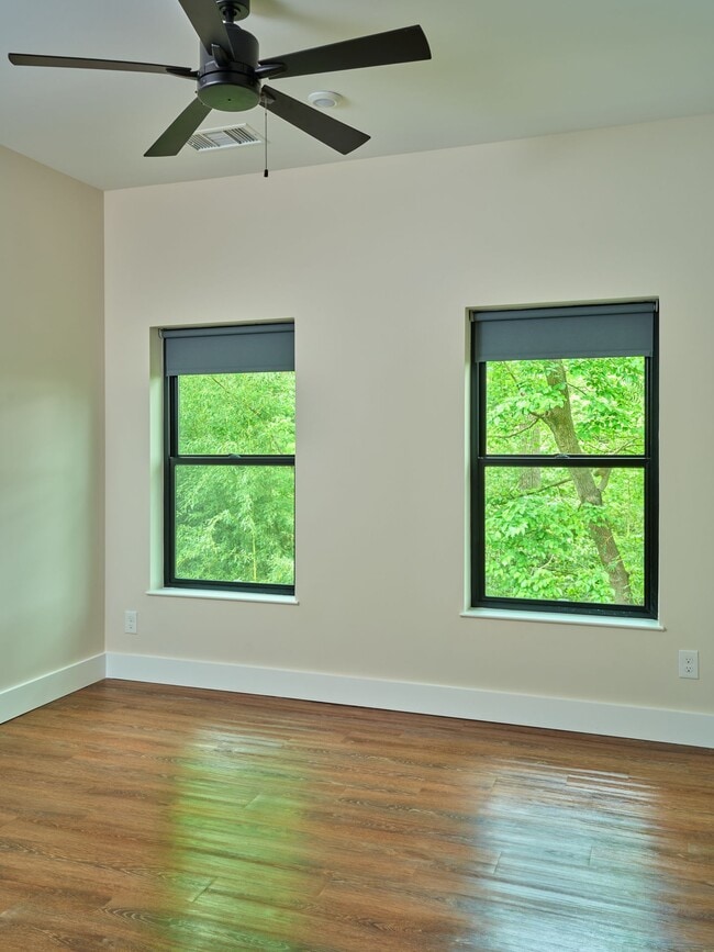 Building Photo - 4060 Walton Creek Rd