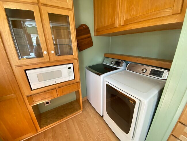 Building Photo - 3521 Pacific Ave