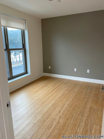 Building Photo - 40 Malvern St