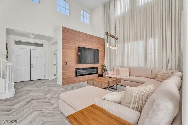 Building Photo - 9885 Shadycrest Ct