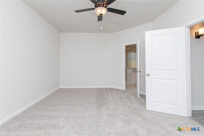 Building Photo - 9806 Kensley Rose Dr