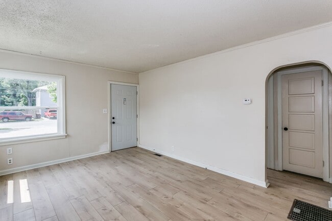 Building Photo - 1802 N Market St