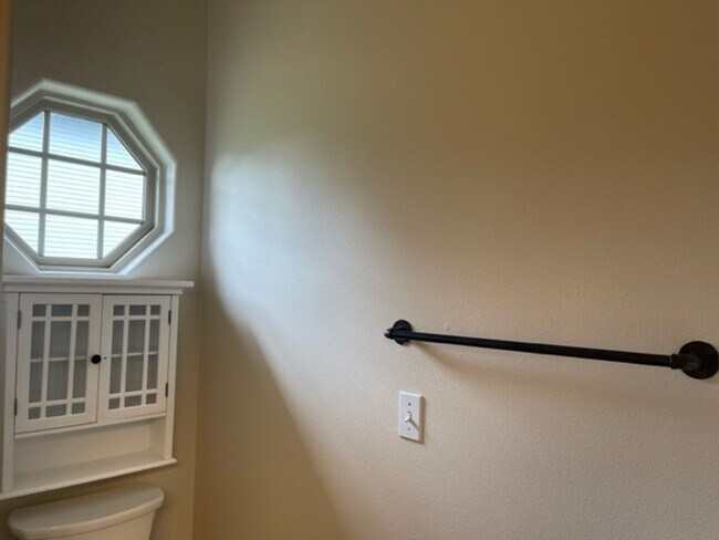 Building Photo - PRE-LEASING - 3 Bedroom in East Republic