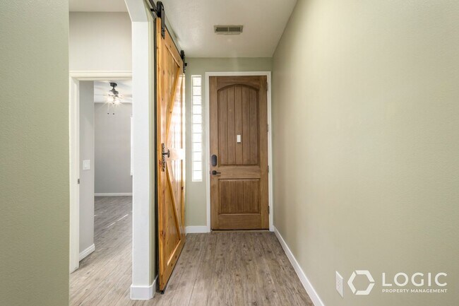 Building Photo - 2445 E White Horse Dr