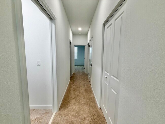 Building Photo - 4093 S Longwood Lk Sq