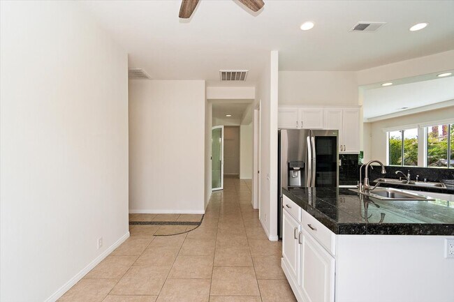 Breakfast Nook - 69457 Turnberry Ct