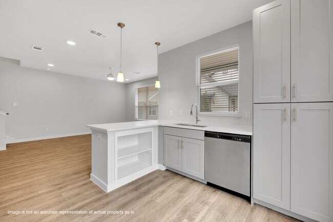 Building Photo - 10135 Danielson Grv Dr