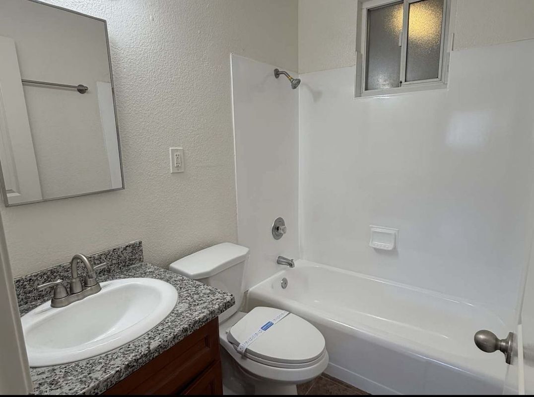 Building Photo - 2129 Winafred St