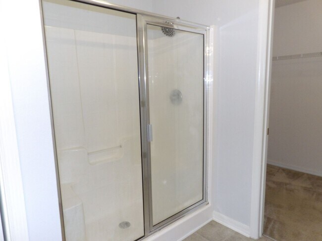 Building Photo - 4 Bedroom 2 Bath 2 Car Garage 2334 Sq Ft C...