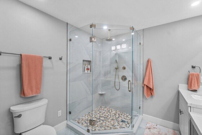 Building Photo - 50 Pelican Pointe Dr