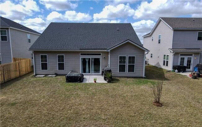 Building Photo - 124 Brookline Dr