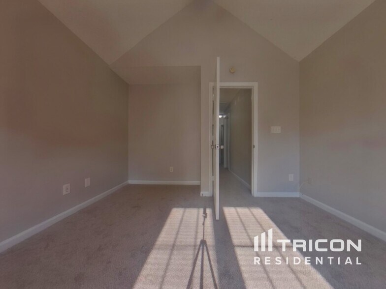 Building Photo - 4864 Country Cove Way