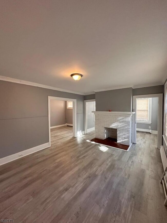 Building Photo - 87 Lyons Ave