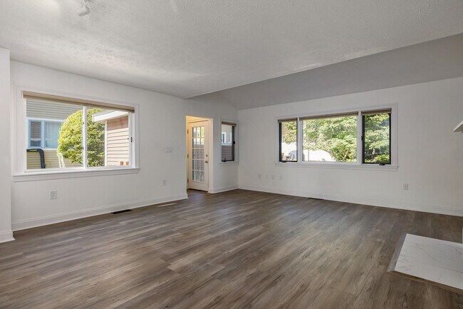 Building Photo - 117 Spinnaker Way