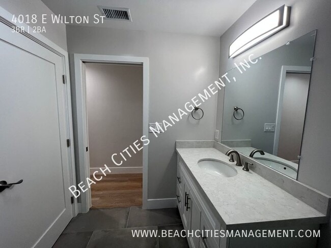 Building Photo - 4018 E Wilton St