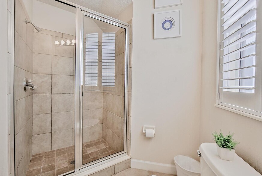 Building Photo - 728 Linkside Loop