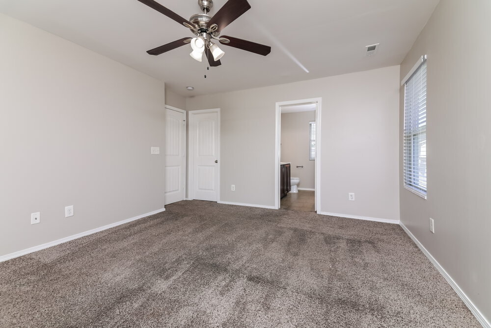 Building Photo - 547 Kerriann Ln