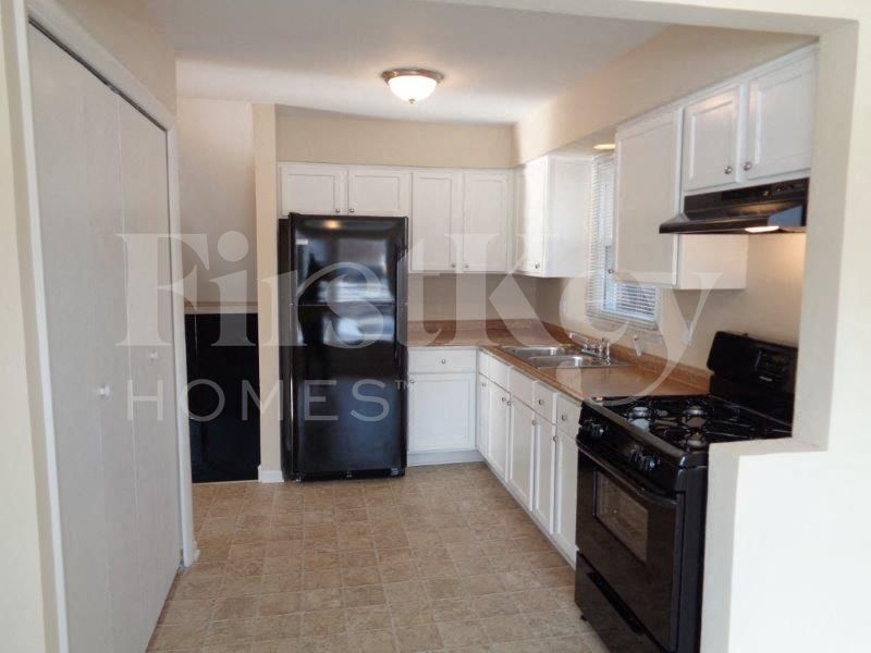 Building Photo - 14812 Ellis Ave