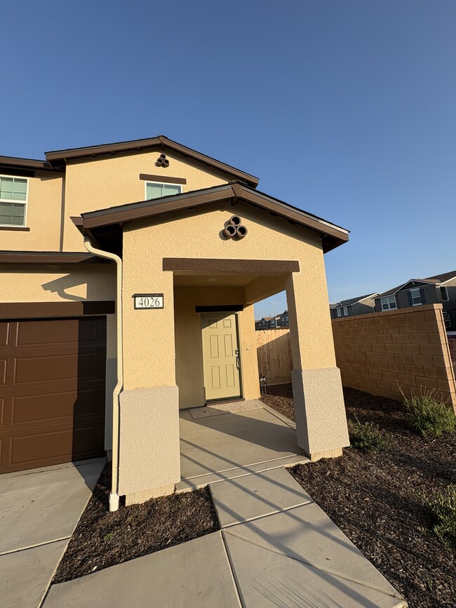 Building Photo - 4026 N Brent Ave