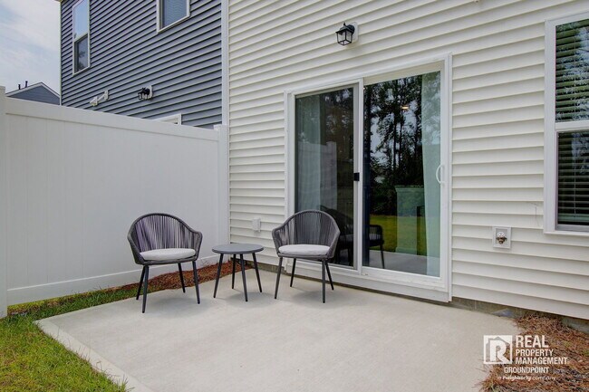 Building Photo - 174 Haventree Ct