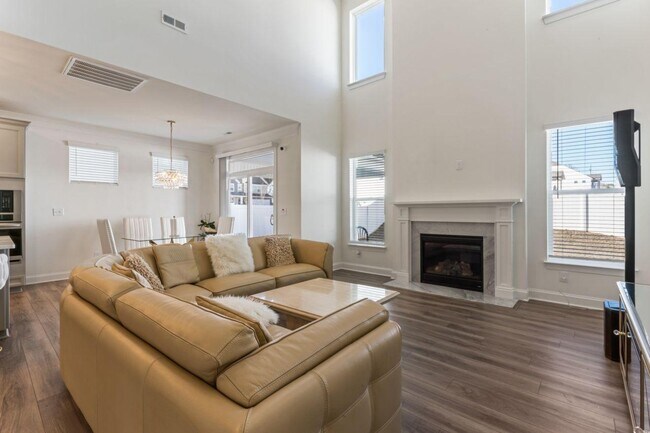 Building Photo - 116 Farrier Ln