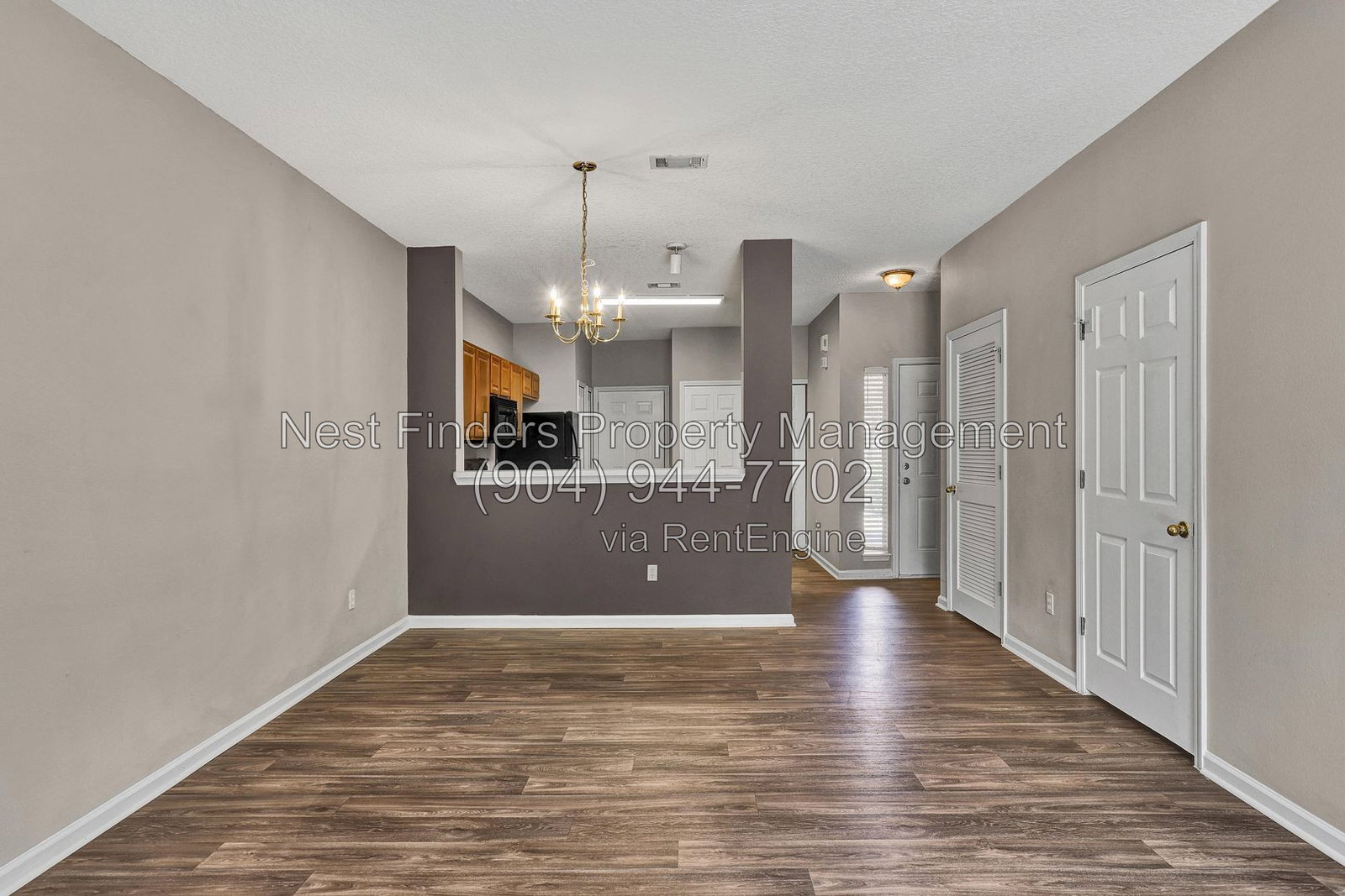 Building Photo - 518 Scrub Jay Dr