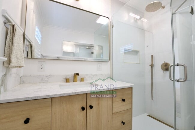 Building Photo - 49 Locust Ave