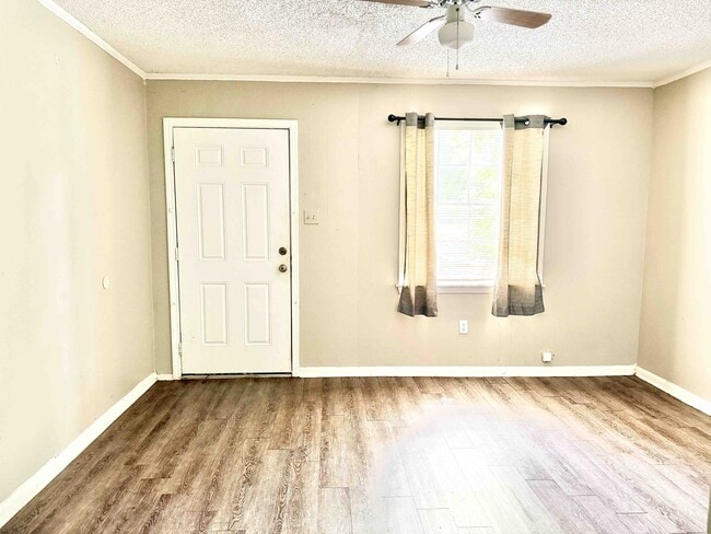 Building Photo - 2030 Colorado St