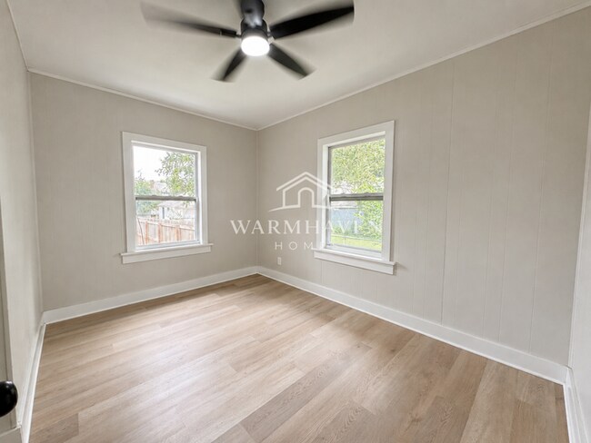 Building Photo - 1263 W Waterloo Rd